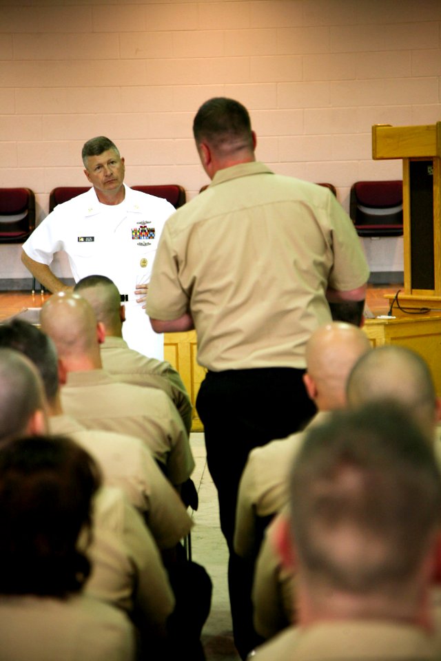 US Navy 090610-N-3271W-064 Master Chief Petty Officer of the Navy (MCPON) Rick West speaks to sailors at Navy Recruiting District Nashville during Chattanooga Navy Week