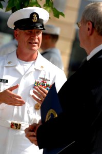 US Navy 090609-N-9818V-435 Master Chief Petty Officer of the Navy (MCPON) Rick West speaks with the Chattanooga Mayor Ron Littlefield at the Riverbend Festival