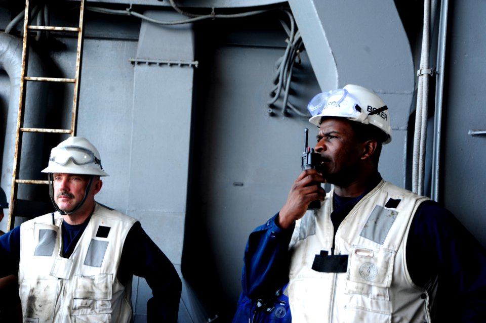 USS BOXER (LHD 4) 140207-N-SS492-216 (12382386404)