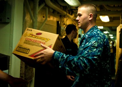 USS BOXER (LHD 4) 140207-N-PZ713-077 (12382416134)