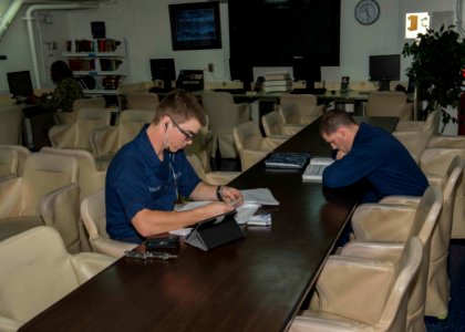 USS BOXER (LHD 4) 140203-N-VO234-009 (12337672823)