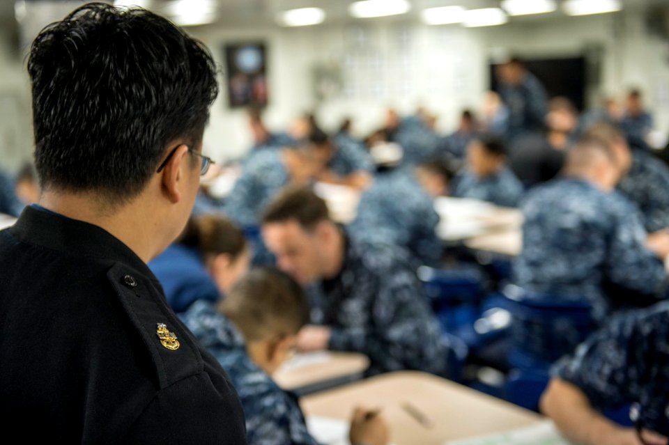 USS BOXER (LHD 4) 140114-N-JP249-007 (12080718893)