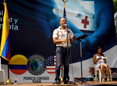 US Navy 090616-F-7923S-127 Mayor Neftali Correa Diaz addresses the crowd at Max Seidel School during the Continuing Promise 2009 closing ceremonies