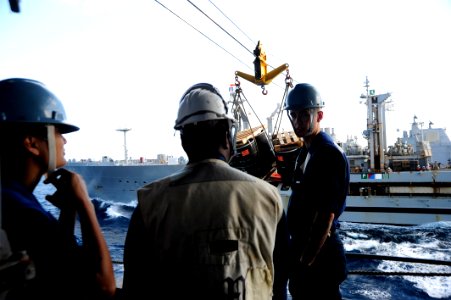 USS BOXER (LHD 4) 140207-N-SS492-165 (12382099943)