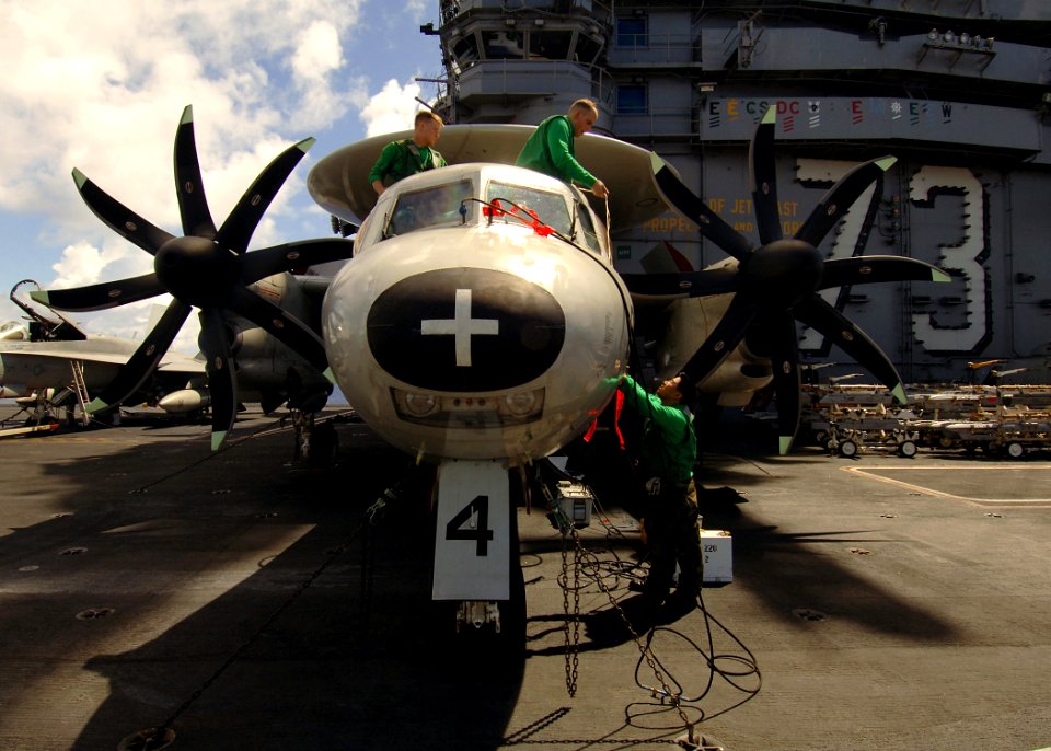 US Navy 090613-N-7282P-059 Sailors from the