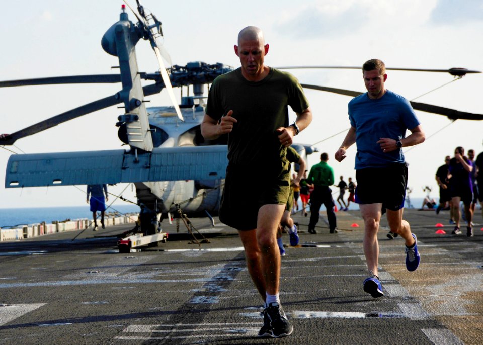 USS BOXER (LHD 4) 140107-N-PZ713-077 (11902362963)