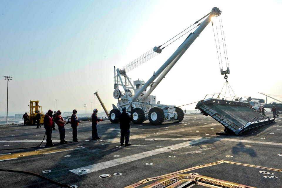 USS BOXER (LHD 4) 140120-QP351-009 (12434370125)