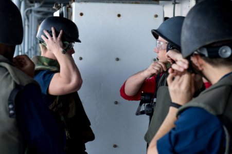 USS BOXER (LHD 4) 140109-N-JP249-012 (12081061536)