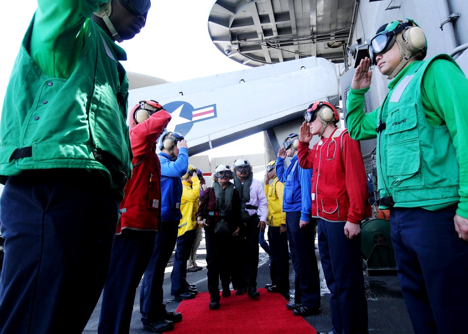 US Navy 090621-N-1062H-015 Sailors aboard the aircraft carrier USS George Washington (CVN 73) render honors to Republic of Palau President Johnson Toribiong and his wife, Valeria