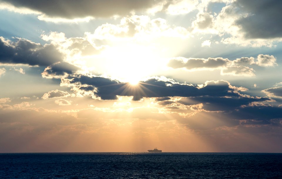 USS BOXER (LHD 4) 131223-N-TQ272-023 (11643343346)