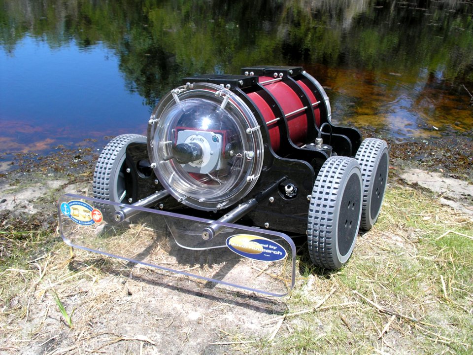 US Navy 090621-N-0000X-001 The Robotic Hull Bio-inspired Underwater Grooming tool, or HULL BUG, is being tested by the Office of Naval Research as a hull-cleaning device