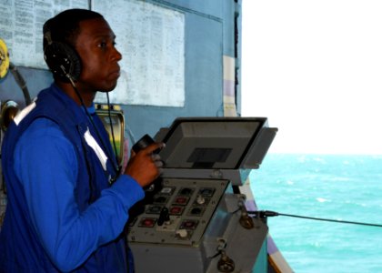 USS BOXER (LHD 4) 131216-N-PZ713-056 (11414251006)