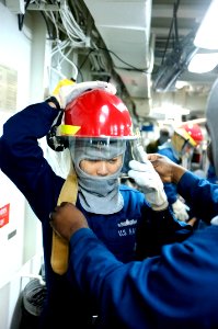 USS BOXER (LHD 4) 131221-N-SS492-059 (11490326724)