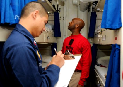 USS BOXER (LHD 4) 131216-N-PZ713-006 (11414250515)
