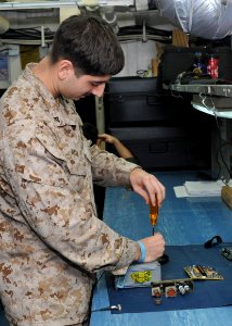 USS BOXER (LHD 4) 131130-N-OQ305-039 (11201797693)