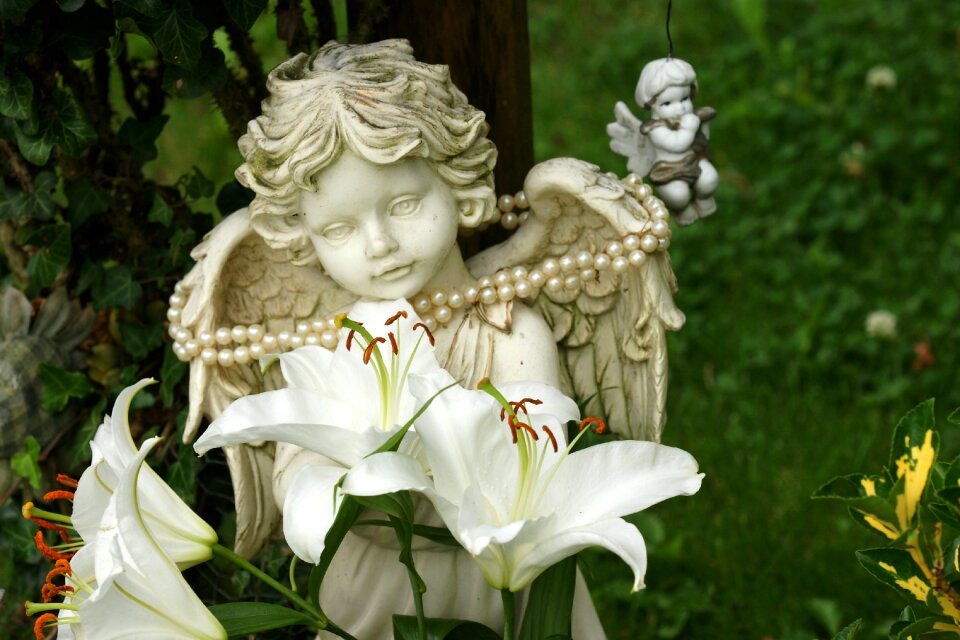 Cemetery guardian angel art