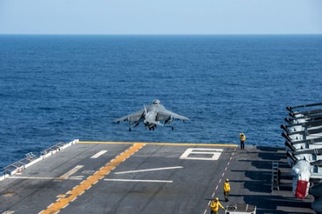 USS Bonhomme Richard, Flight operations 150317-N-UF697-300