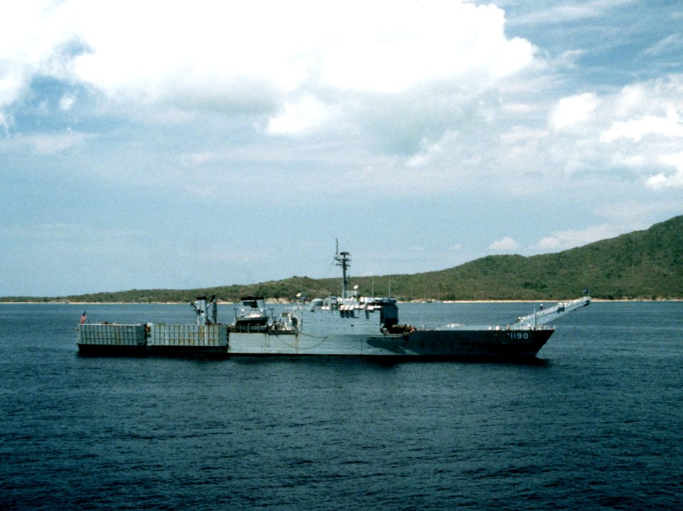 USS Boulder (LST-1190) anchored off Puerto Rico on 30 March 1988 (6449218)
