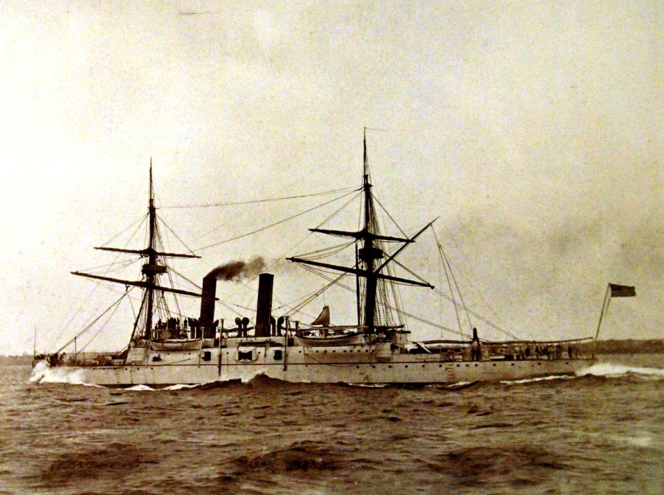 USS Boston, port stern view during speed trials (25757287950)