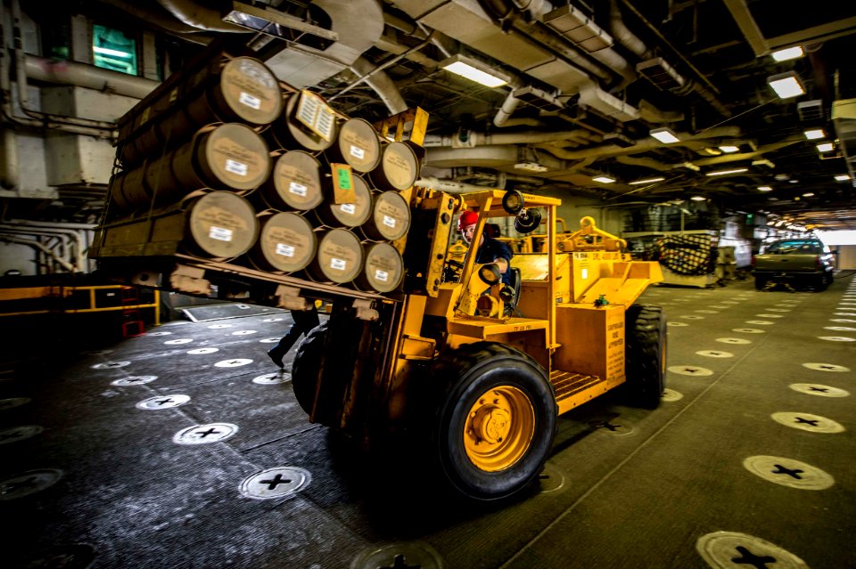 USS Bonhomme Richard takes on ammunition. (9067638787)