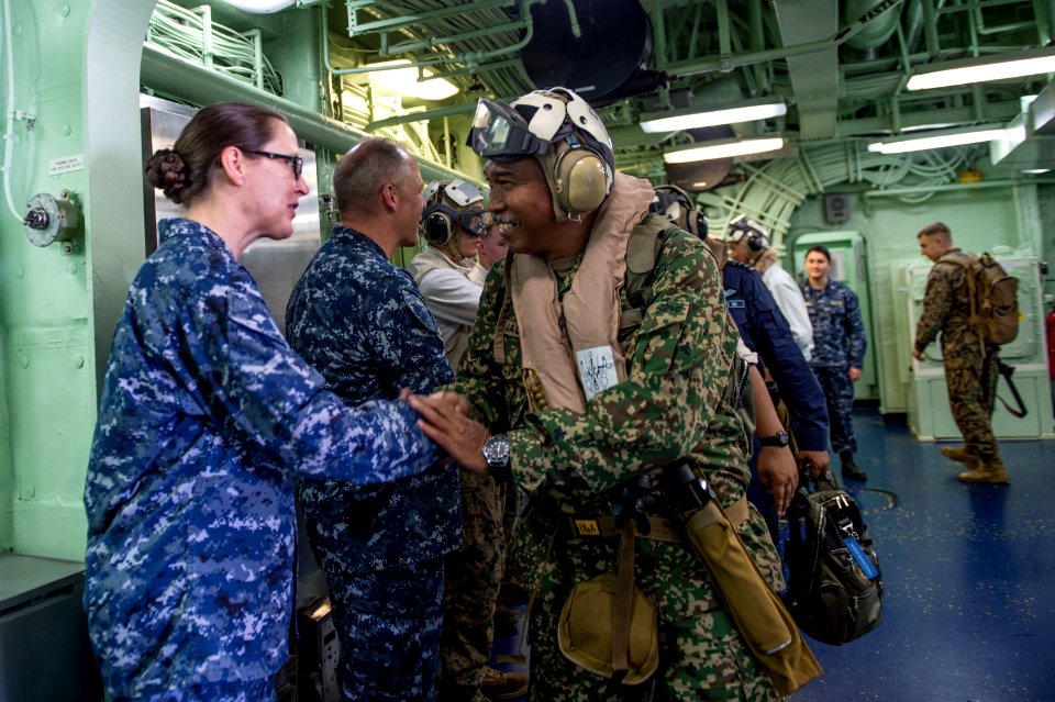 USS Bonhomme Richards welcomes Malaysian officials 150227-N-UF697-215