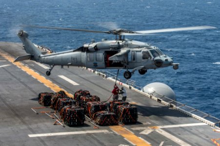USS Bonhomme Richard, Ammo transfer 150323-N-UF697-157