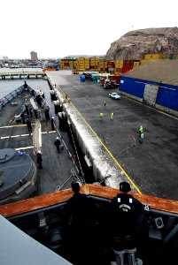 US Navy 090713-N-7092S-030 Sailors assigned to the guided-missile frigate USS Kauffman (FFG 59) cast off mooring lines to get underway from Arica, Chile