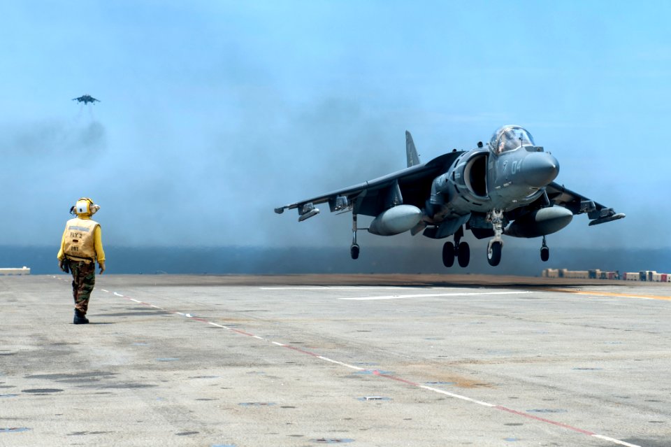 USS Bonhomme Richard conducts flight operations. (9135956856)
