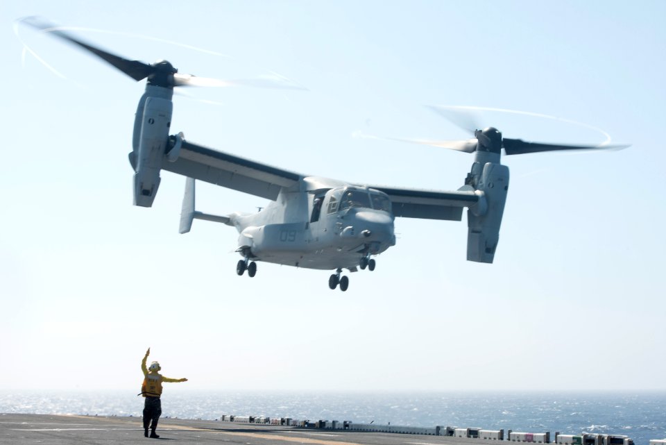 USS Bonhomme Richard conducts flight operations. (15970065214)