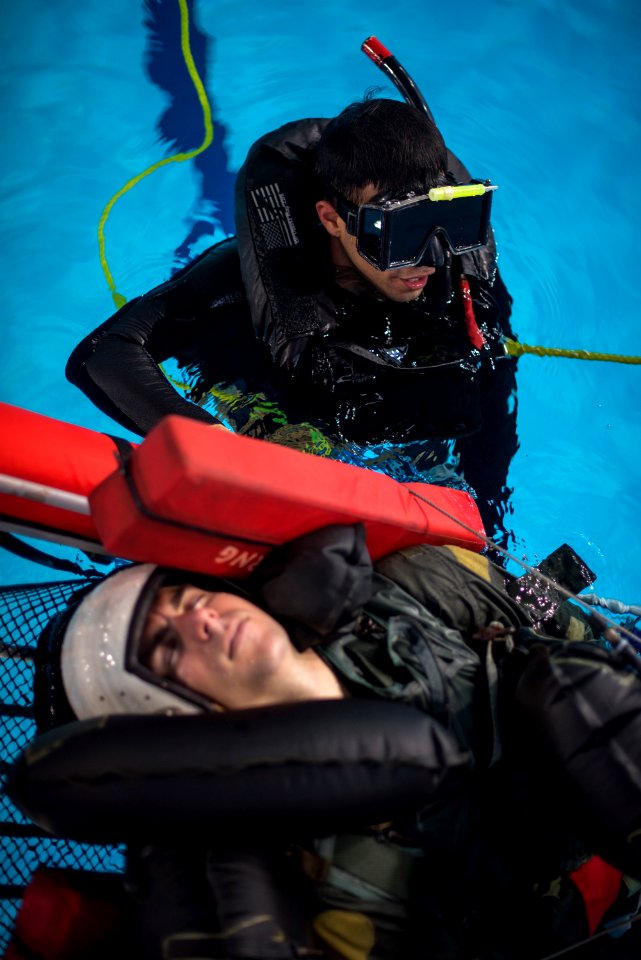 USS Bonhomme Richard (LHD 6) Sailors participate in SAR trining 170119-N-WF272-656
