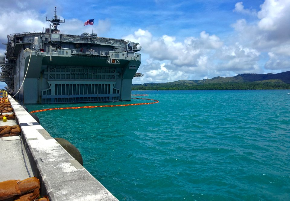 USS Bonhomme Richard in Guam 120927-N-KB563-001