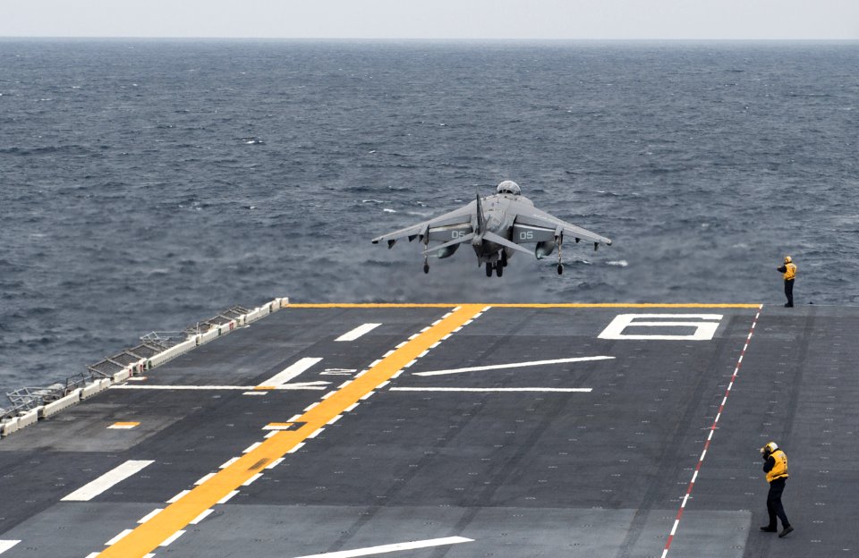 USS Bonhomme Richard conducts flight operations. (16202813148)