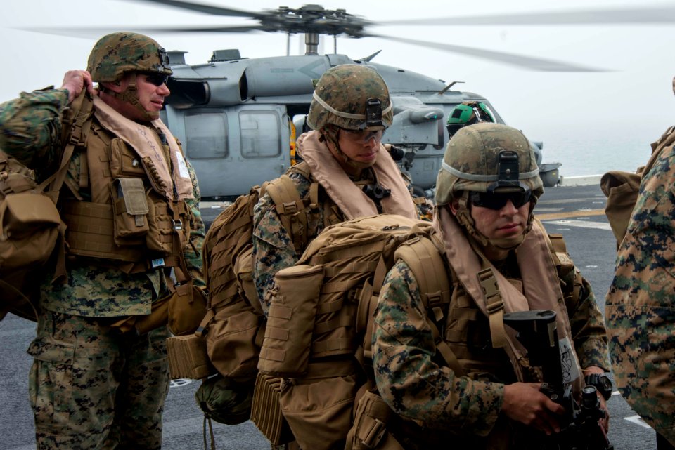 USS Bonhomme Richard flight deck operations 150331-N-RU971-024