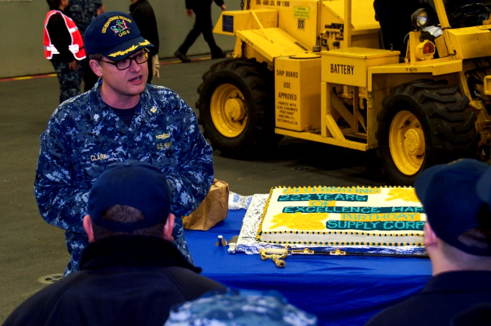 USS Bonhomme Richard (LHD 6) USS Ashland Departs 170223-N-RU971-020