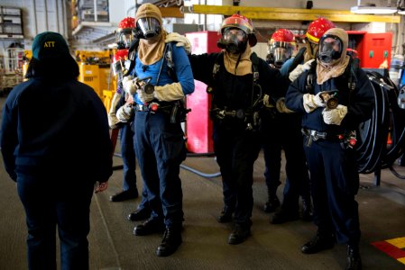 USS Bonhomme Richard Air Department Conducts Firefighting Training 170127-N-NB544-001