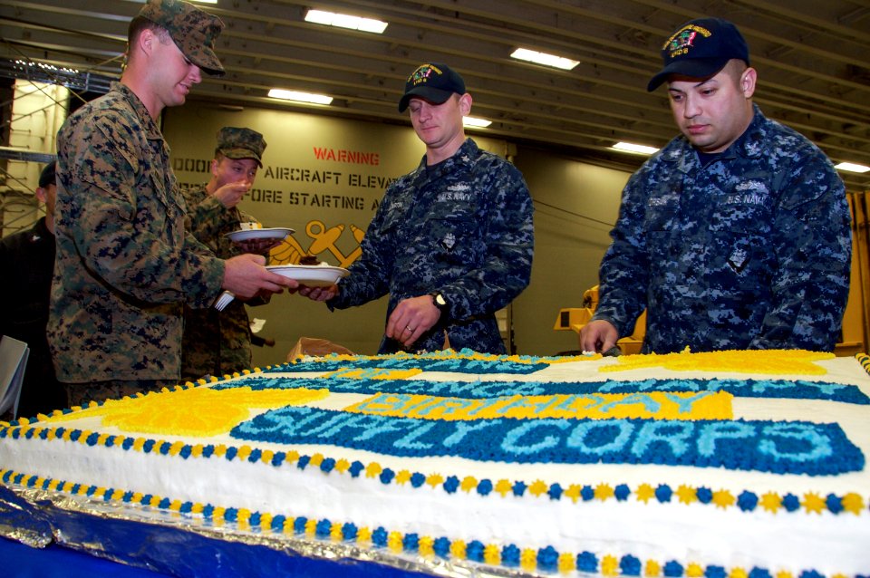 USS Bonhomme Richard (LHD 6) USS Ashland Departs 170223-N-RU971-068