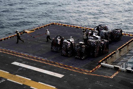 USS Bonhomme Richard 160316-N-RU971-266