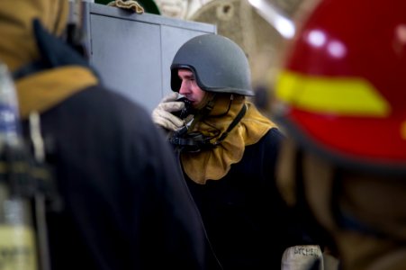 USS Bonhomme Richard (LHD 6) Condition II Damage Control Training 161115-N-TH560-005