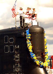 US Navy 090723-N-5476H-401 Crew members man the bridge as the Virginia-class attack submarine USS Hawaii (SSN 776) arrives at Pearl Harbor
