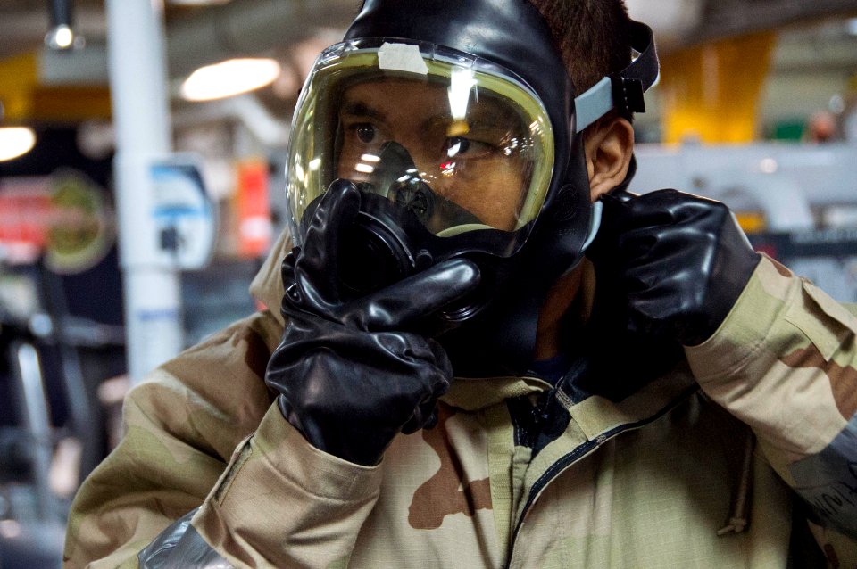 USS Bonhomme Richard (LHD 6) Cahemical, Biological, Radiological Drill 161130-N-AY934-067