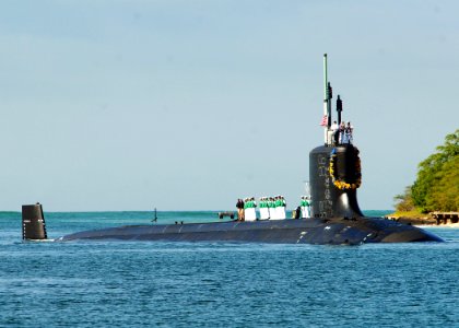 US Navy 090723-N-5476H-125 The Virginia-class attack submarine USS Hawaii (SSN 776) enters the channel to Pearl Harbor photo