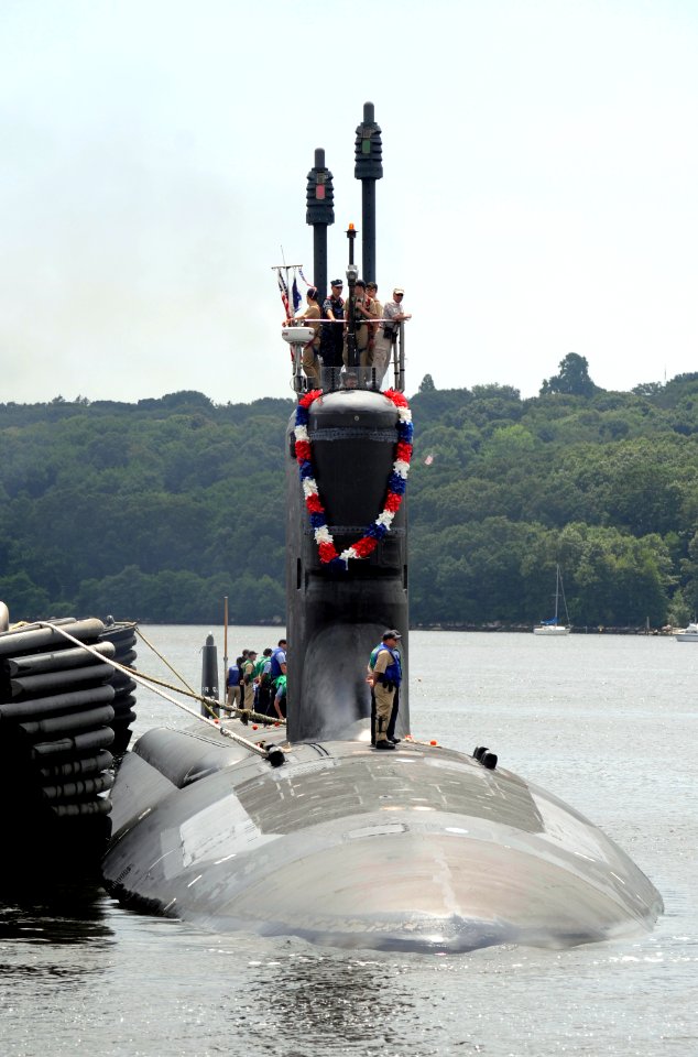 US Navy 090722-N-8467N-001 he Virginia-class attack submarine USS New Hampshire (SSN 778) returns to Submarine Base New London after completing her maiden deployment