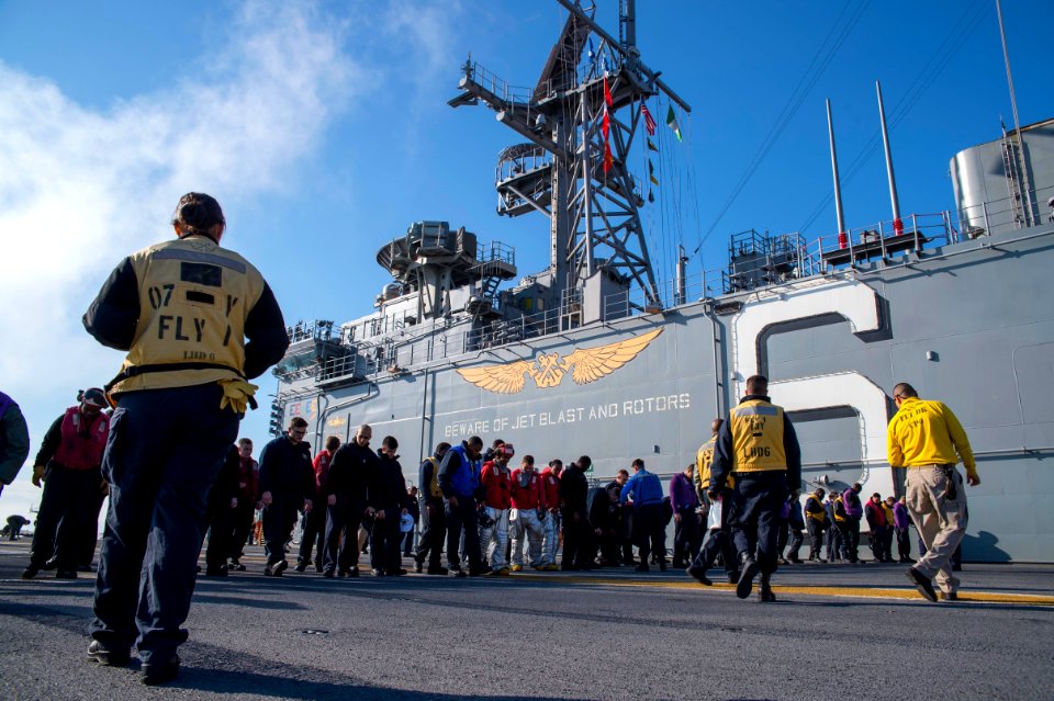 USS Bonhomme Richard (LHD 6) Fast Cruise 170126-N-XT039-041
