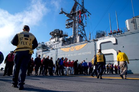 USS Bonhomme Richard (LHD 6) Fast Cruise 170126-N-XT039-041