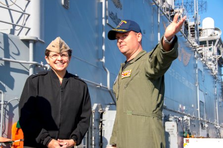 USS Bonhomme Richard (LHD 6) Chief of Chaplains Tour 161129-N-TH560-121