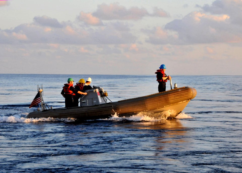 US Navy 090724-N-1644H-268 Sailors assigned to the deck department of the aircraft carrier USS George Washington (CVN 73) conduct coxswain training in a rigid hull inflatable boat
