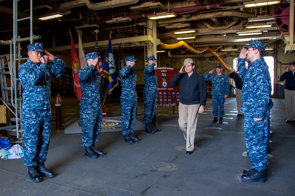 USS Bonhomme Richard (LHD 6) Chief of Chaplains Tour 161129-N-TH560-225