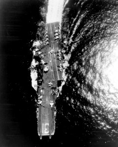 USS Bon Homme Richard (CVA-31) overhead view 1970