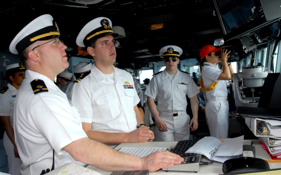 USS Blue Ridge visits Philippines 120323-N-JN784-250