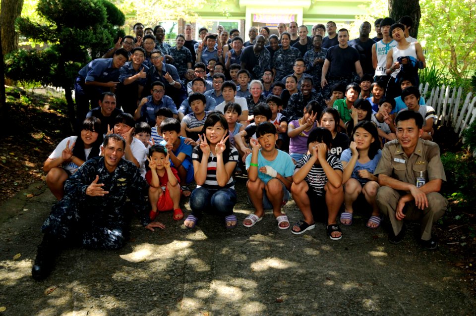 USS Blue Ridge sailors perform community service in Busan 120818-N-XG305-408